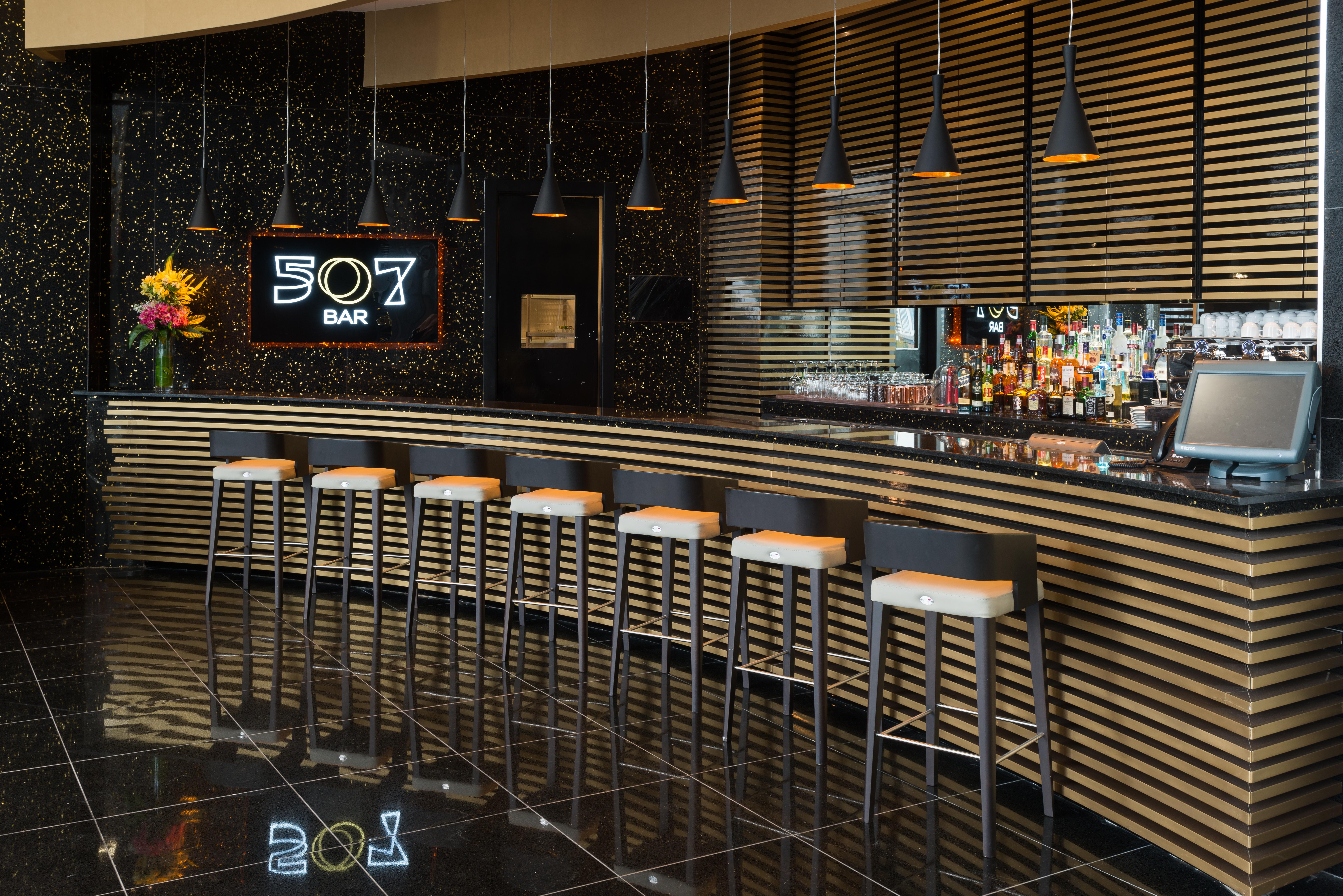 Hotel Las Americas Golden Tower Panamá Buitenkant foto 507 Bar