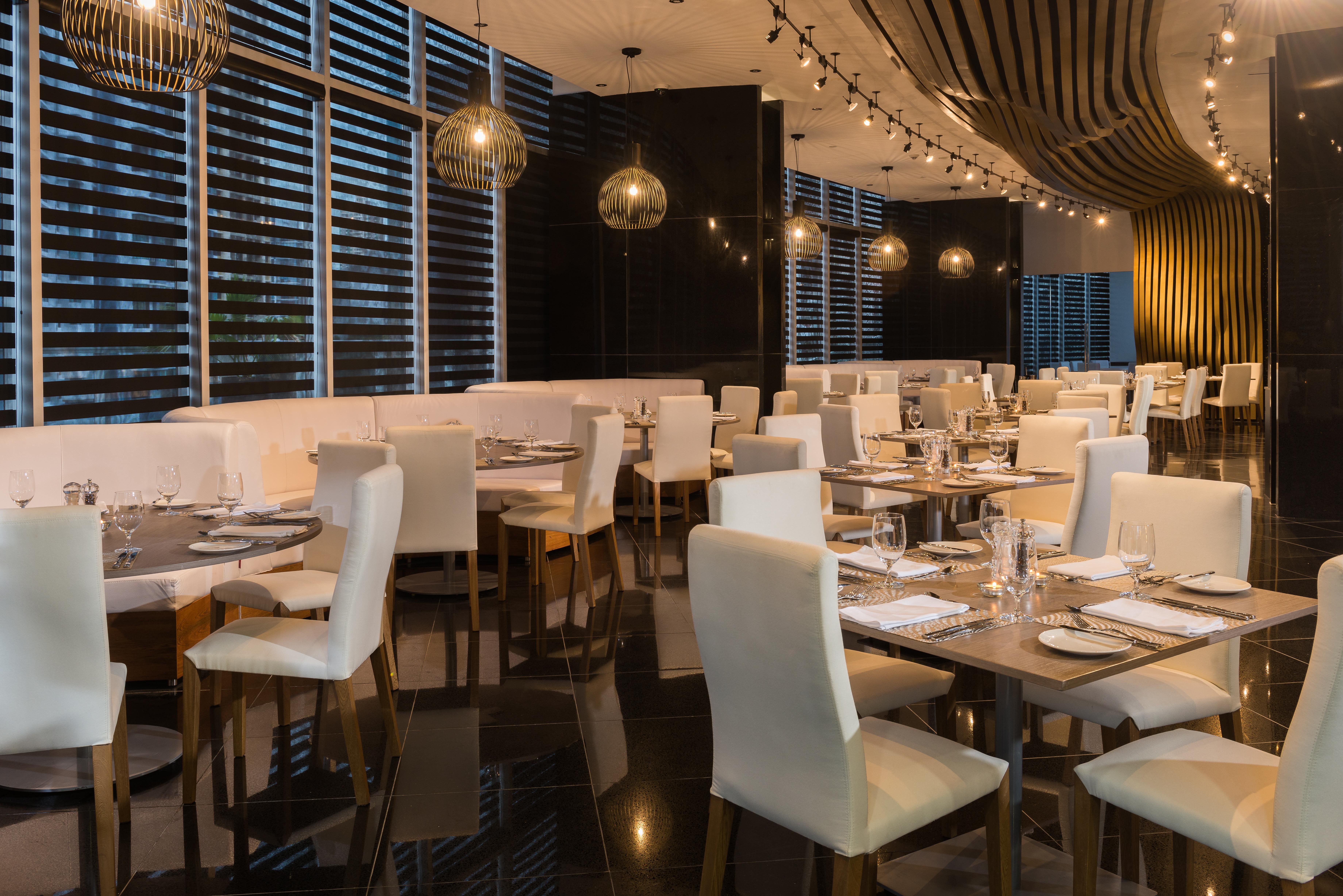Hotel Las Americas Golden Tower Panamá Buitenkant foto The interior of the restaurant