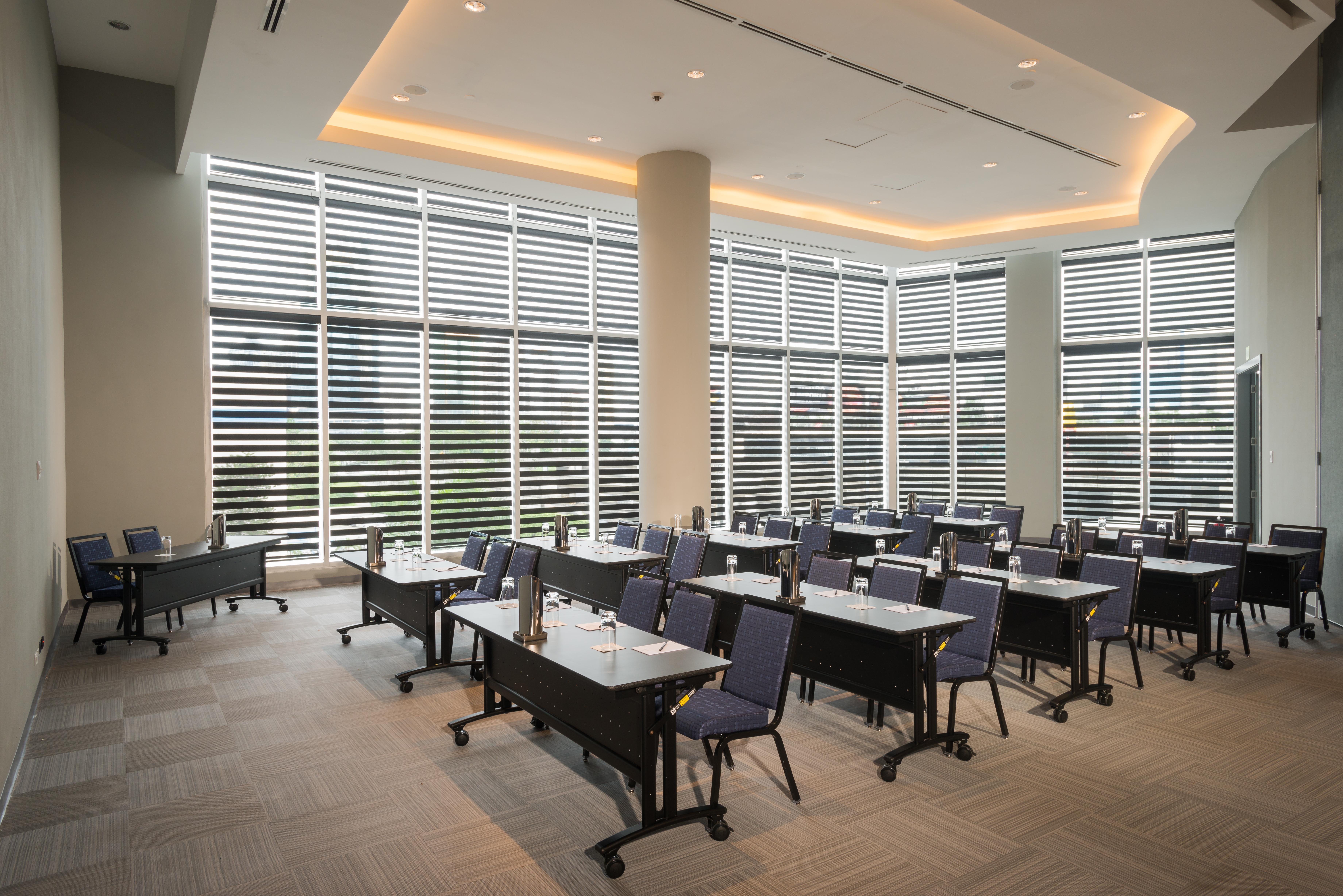 Hotel Las Americas Golden Tower Panamá Buitenkant foto The meeting room